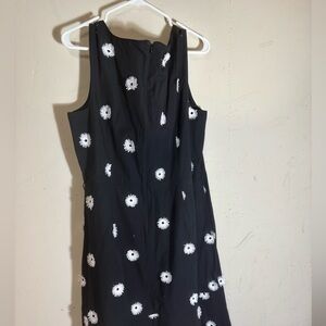 Black & white Floral Sleeveless Talbots Dress with ribbon belt!  New condition